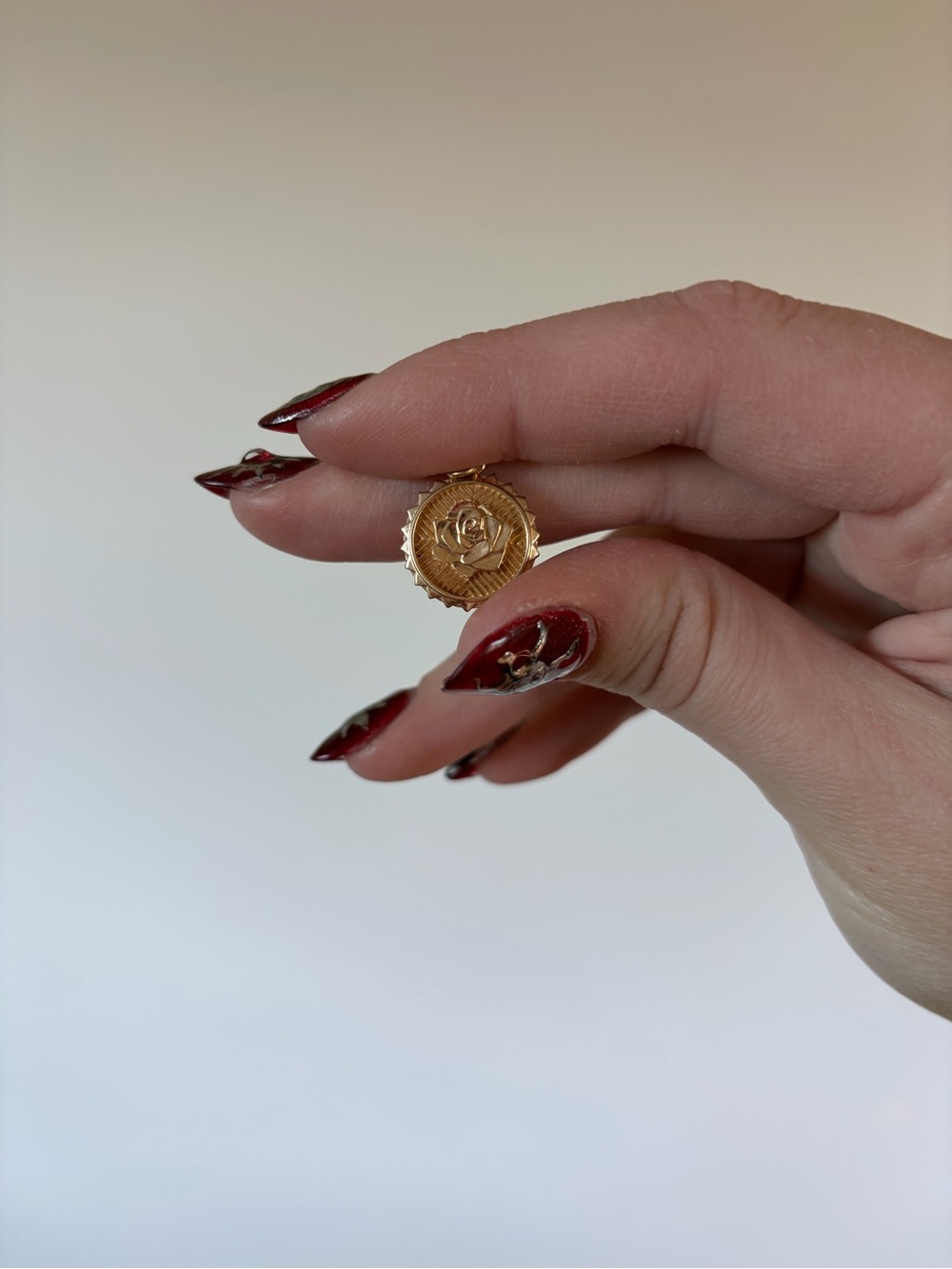 Mejuri 14k Gold Rose Medallion Pendant